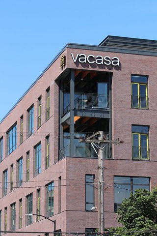 Vacasa plans to lay off 800 as hedge fund takes 9% stake