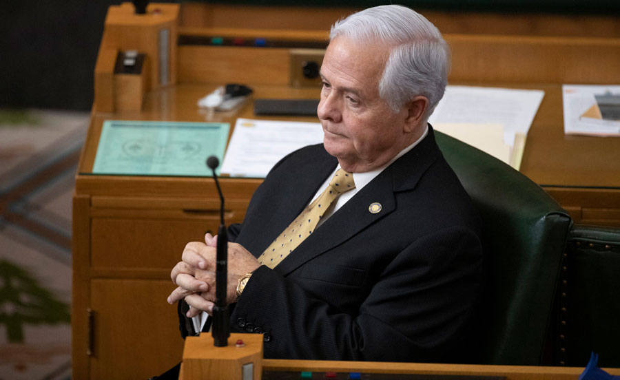 As state lawmakers ponder federal funding cuts, initiative advances that would end estate ta